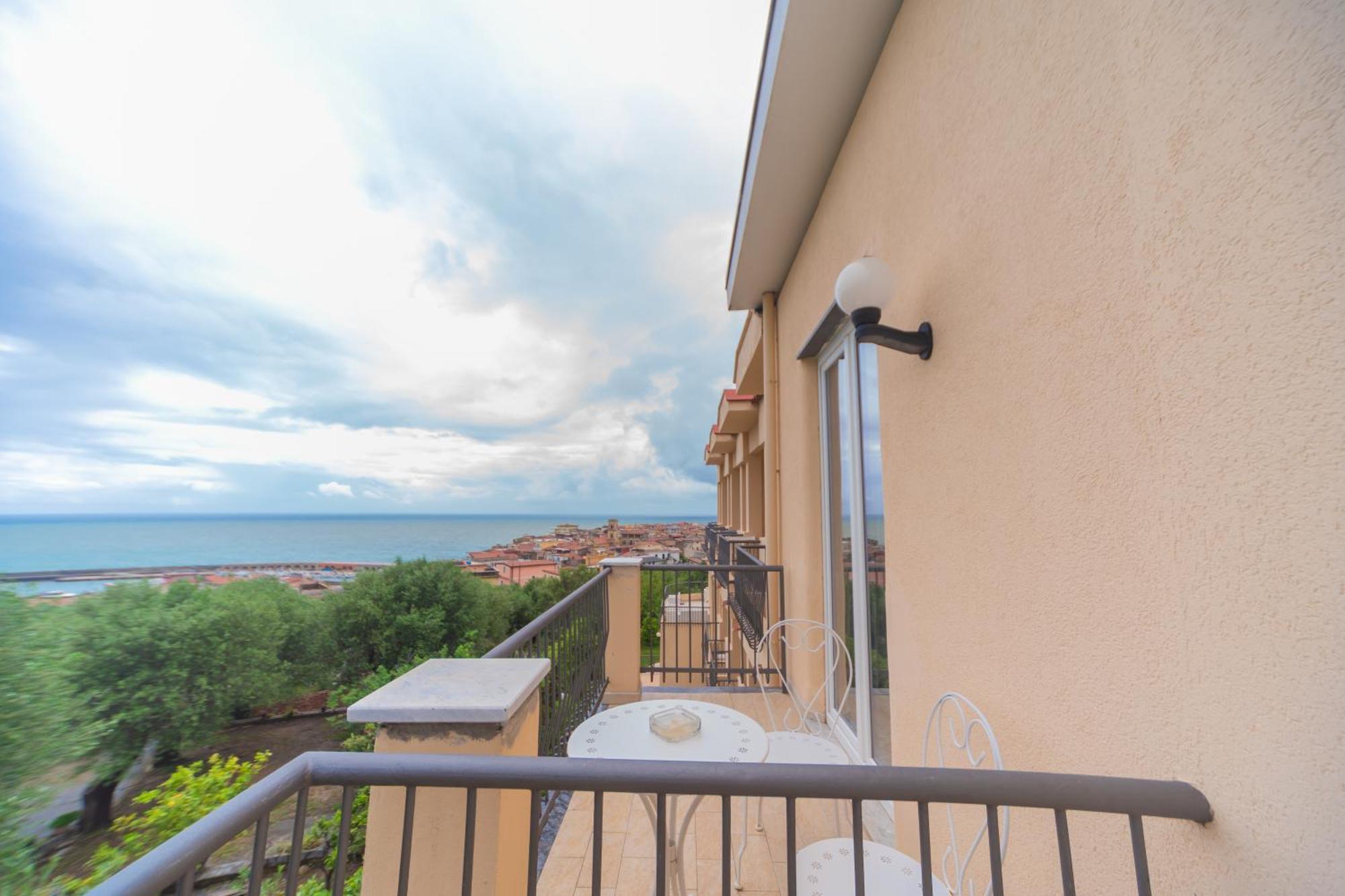 Hotel America Marina di Camerota Εξωτερικό φωτογραφία